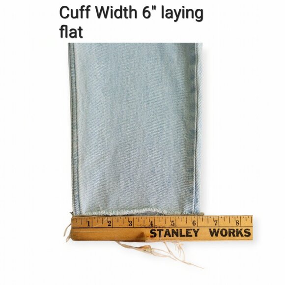 Levis Premium 80s Mom Jeans Light Wash High Rise Tapered Raw Hem Size 26 - Picture 12 of 16